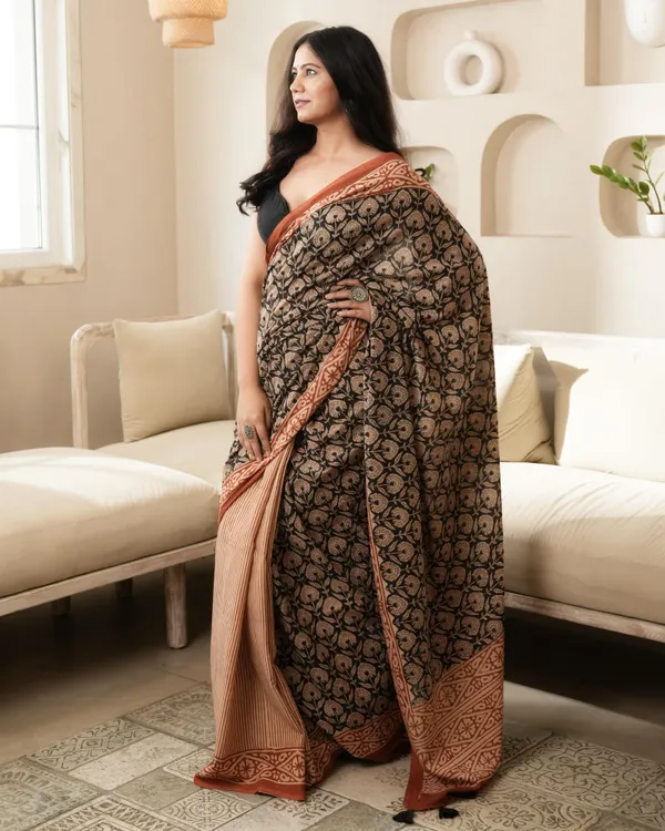 Black_Cotton_Dual_Print_Mul_Saree_For_Women